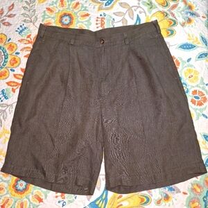 A pair of Jos A Bank 100% linen men's shorts in a size 35. EUC.